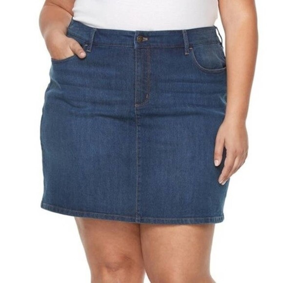 croft & barrow Dresses & Skirts - Croft and Barrow - Classic Dark Wash Denim Pencil Skort - Size 18